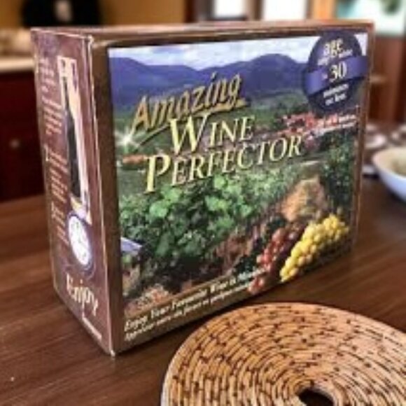 Amazing Wine Perfector Ages wine perfectly in 30 minutes - Picture 1 of 5